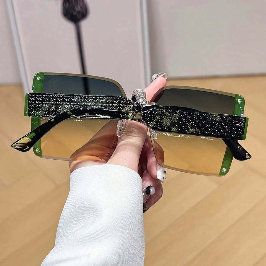 Men Accessories For Travel - Oversized Frameless Square Gradient Sunglasses For