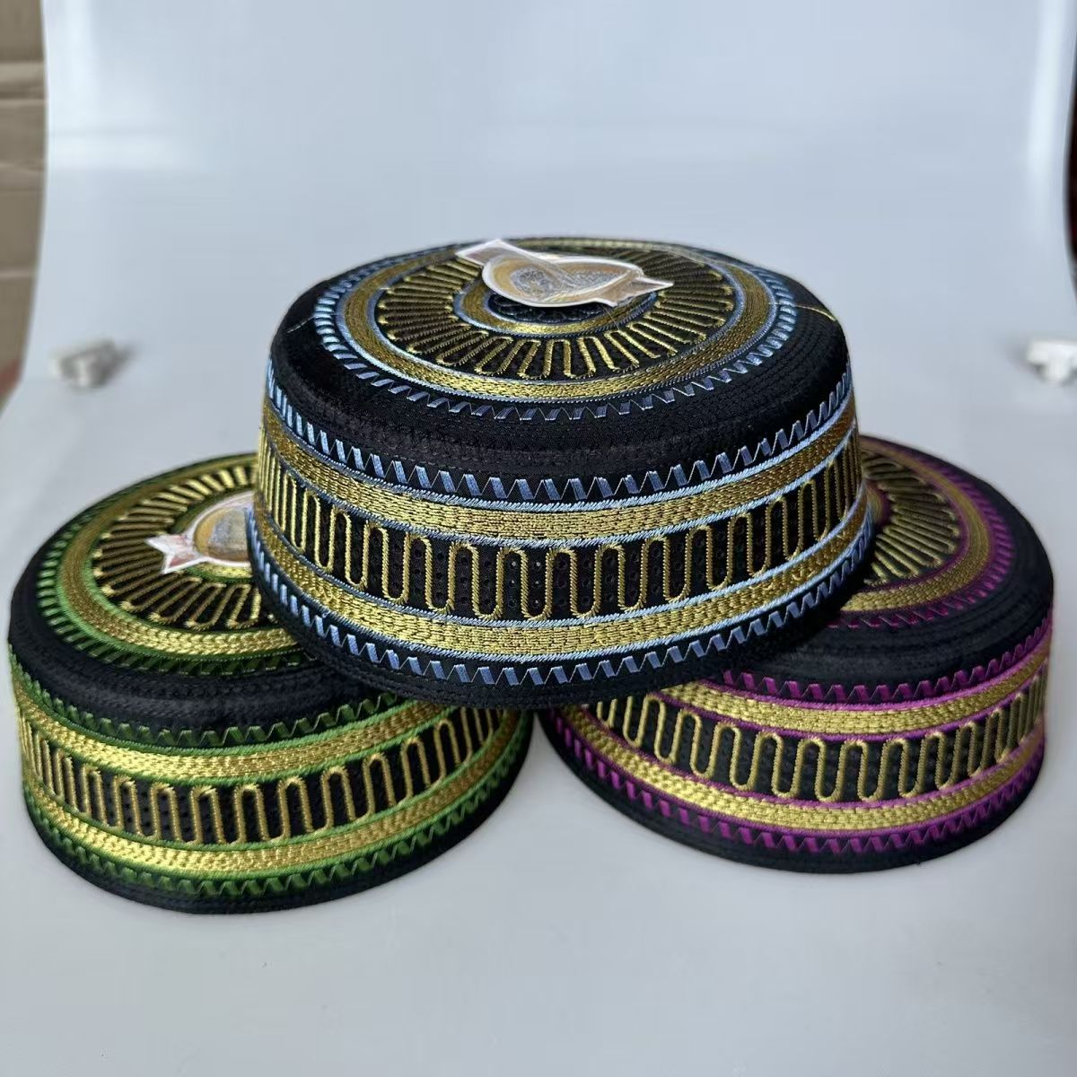 Muslim Caps Red Black for Men  – Men Accessories In Dubai recenzja i cena