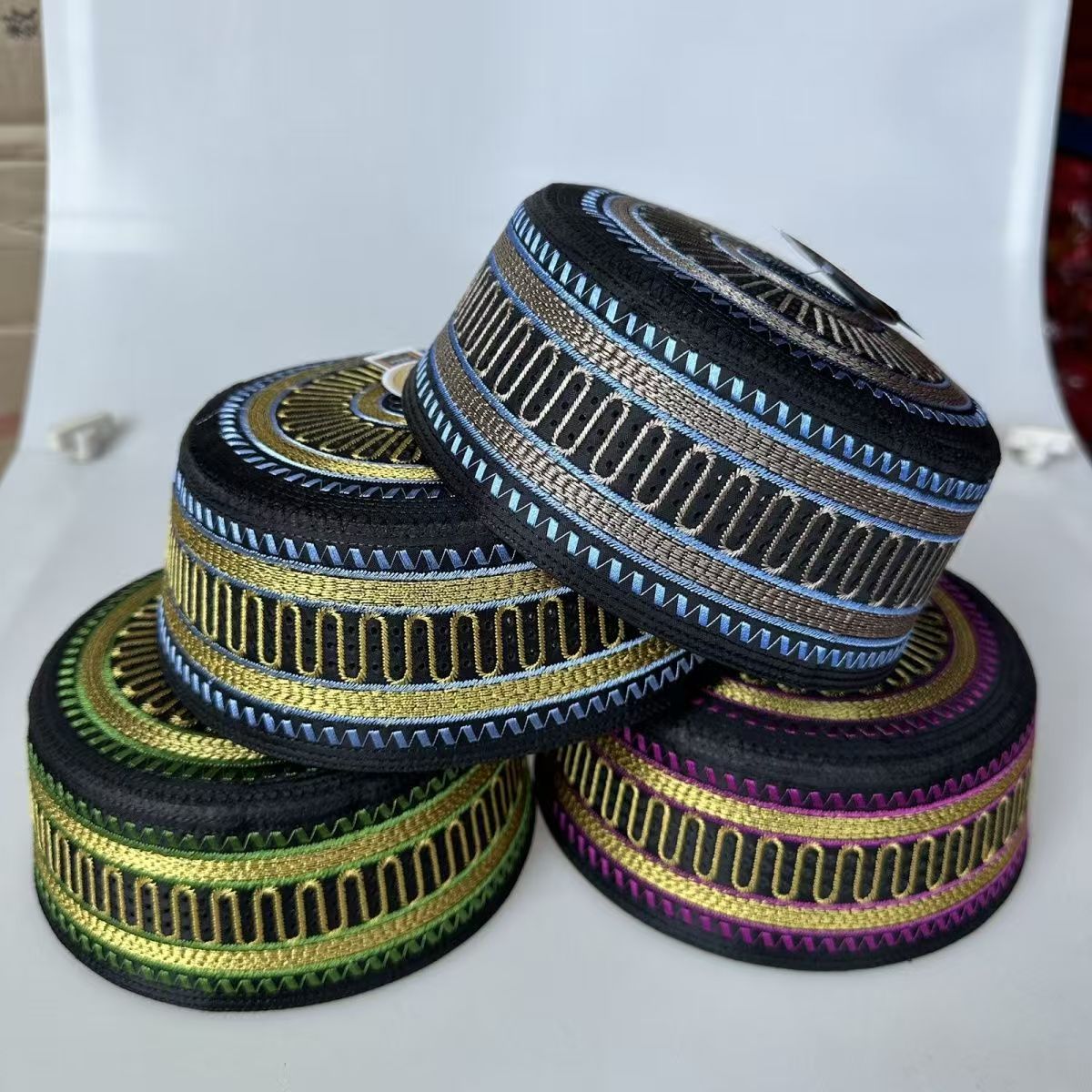 Muslim Caps Red Black for Men  – Men Accessories In Dubai recenzja i cena