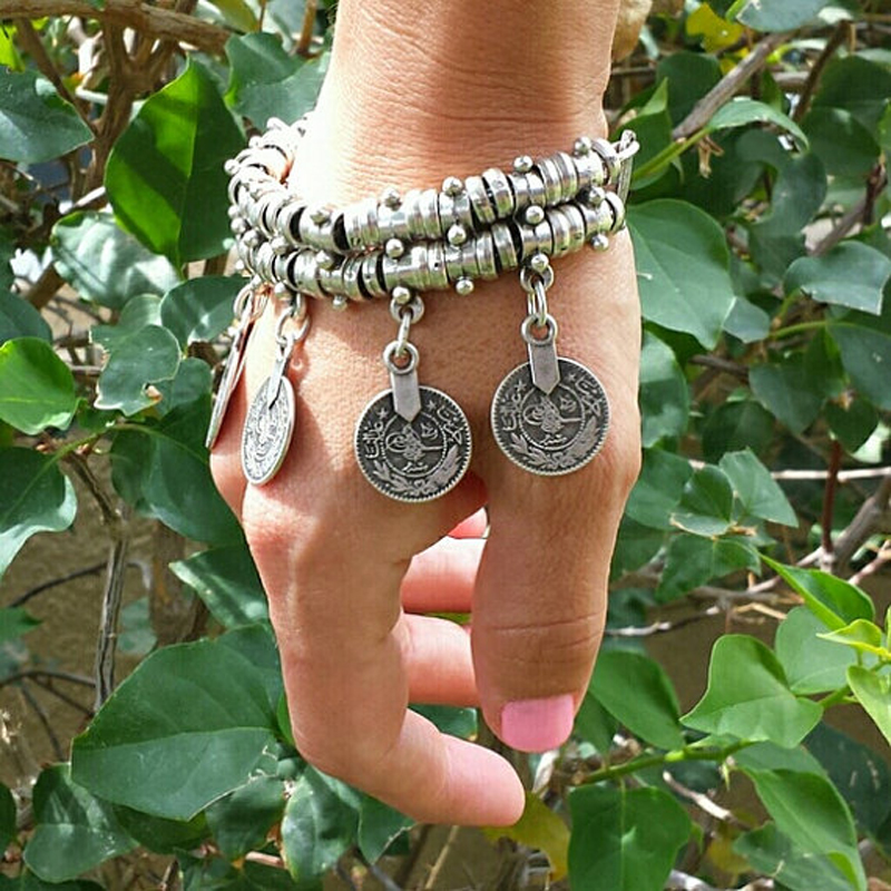 Vintage Coin Tassle Charm Brac – Men Accessories India recenzja i cena