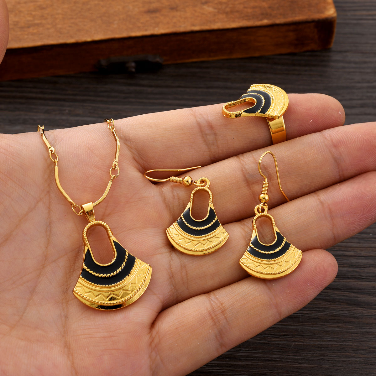 Fashion PNG Gold Color Jewelry – Men Accessories India recenzja i cena