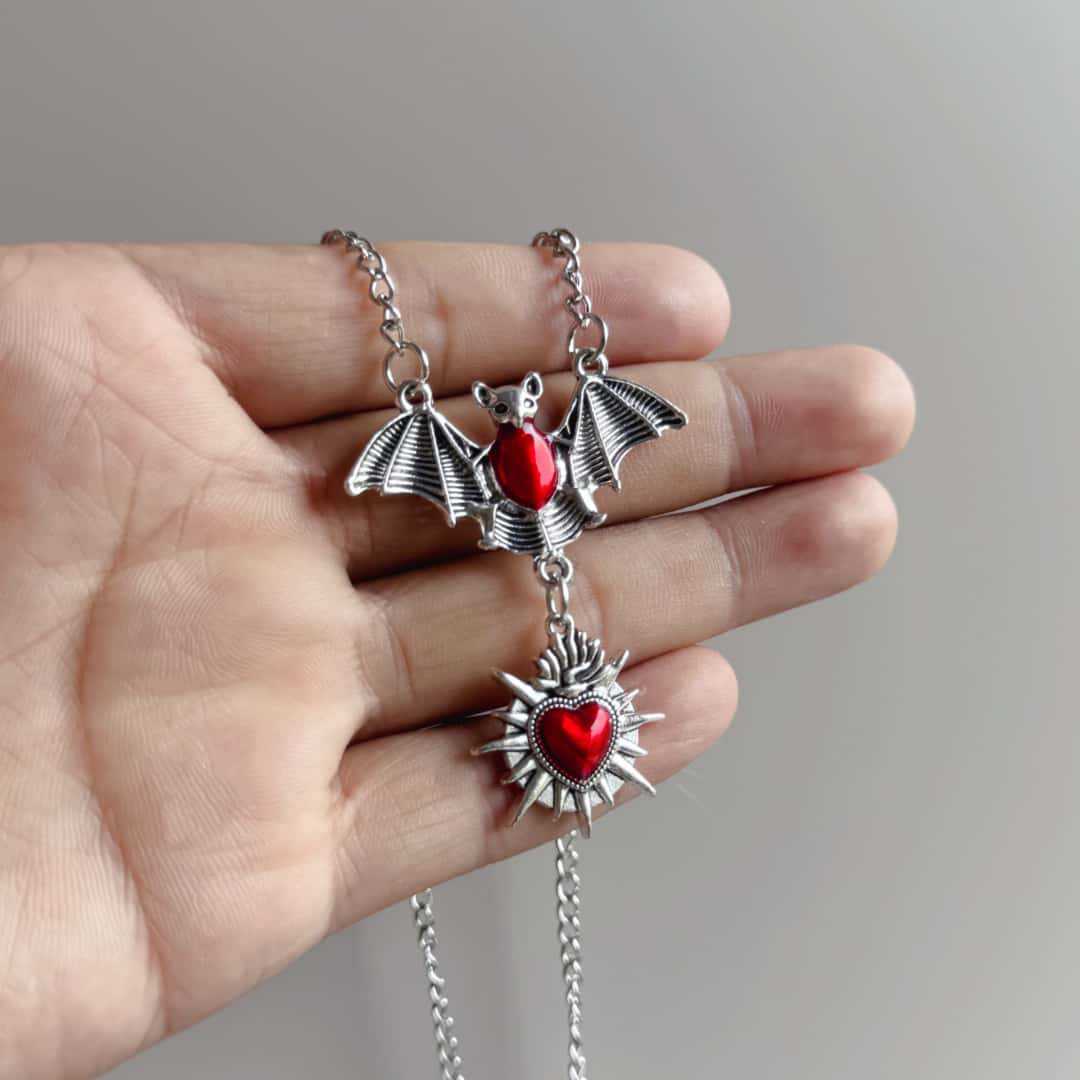 Spike Heart Bat Necklace, Goth – Men'S Victorian Accessories recenzja i cena